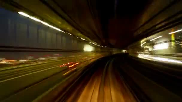 Pov elevado viaje en tren a través del puente del arco iris y a través de tokyo hons — Vídeo de stock