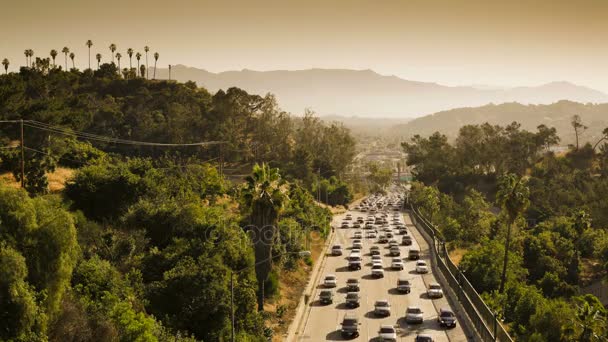 Pasadena autópályán vezet be a pénzügyi központ a belvárosban los Angeles-i — Stock videók
