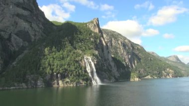 Müezzin kayası timelapse Norveç'te düşüyor