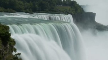 şelale orman kenarı