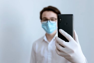 Bir salgın sırasında iletişim, virüs, çevrimiçi iletişim