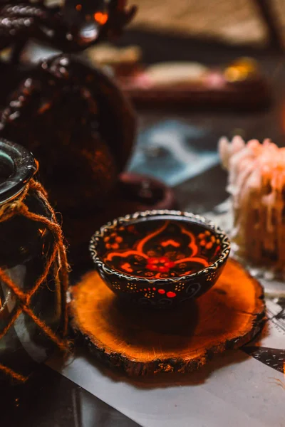 Chińska herbata w kolorowe miski herbaty — Zdjęcie stockowe