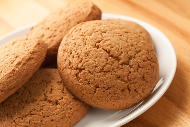 bir tabak yulaf ezmesi kurabiye