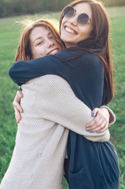 Genç pritty kızlar eğleniyor