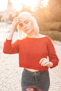 güzel sarışın kız