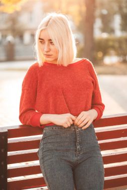 sarışın genç kadın