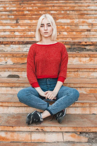 Mulher bonita jovem — Fotografia de Stock