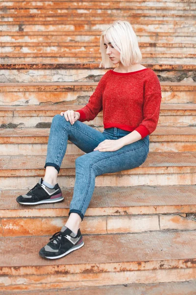 Çekici Genç Kadın