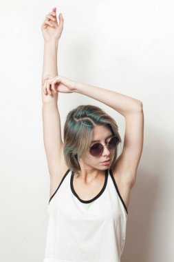 Genç çekici kadın.