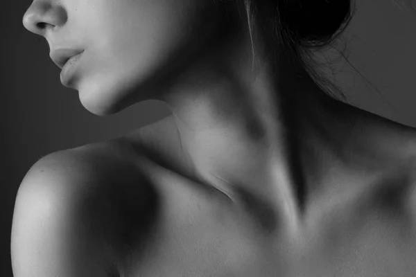 Shoulders and neck of a woman — Stock Photo, Image