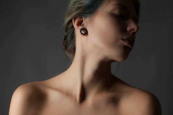 Shoulders and neck of a woman — Stock Photo, Image