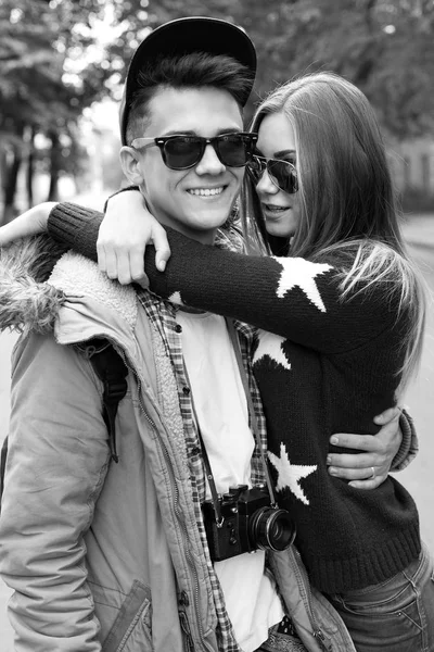 Young couple on a walk — Stock Photo, Image