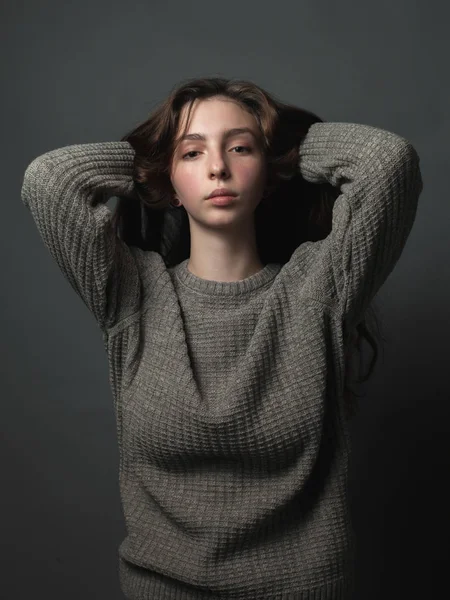 Portrait Young Woman Hands Head — Stock Photo, Image