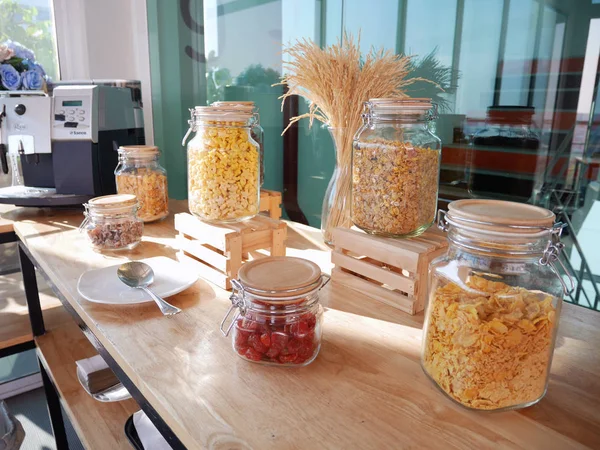 Kahvaltıda mısır gevreği seçenekleri