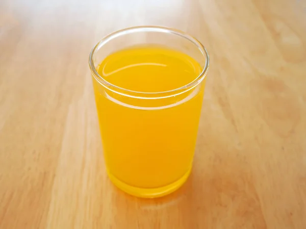 Hotellglass av appelsinjuice – stockfoto