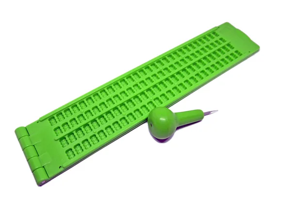 Padrão de ardósia e estilete, ferramentas de escritor braille — Fotografia de Stock