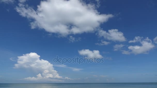 Time Lapse of Clouds Flowing Over Ocean — Stock Video