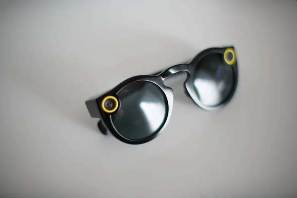 Snapchat siyah gözlükler