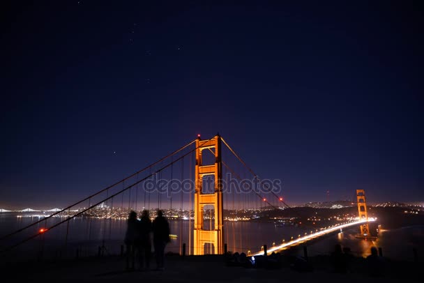 Golden Gate-bron tid förflutit nattetid — Stockvideo