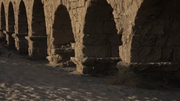 Starożytny Rzymski akwedukt w Izraelu — Wideo stockowe