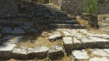 Gallicantu İsrail eski İncille sitesinin merdivenlerden yukarı yürümek