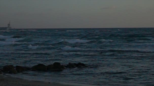 Onde del Mar Mediterraneo in slow motion al tramonto — Video Stock