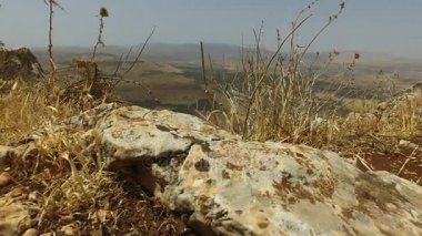 Vadi çok dağın altında açığa artış yavaş 