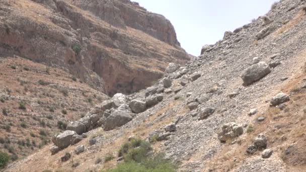 Kanten van de bergen en de vallei van de woestijn — Stockvideo