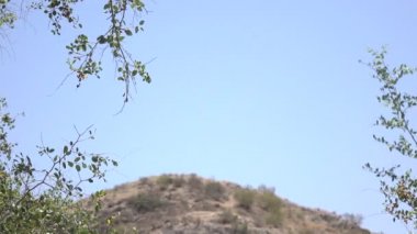 Pan gökyüzünden dağın için yavaş ol 