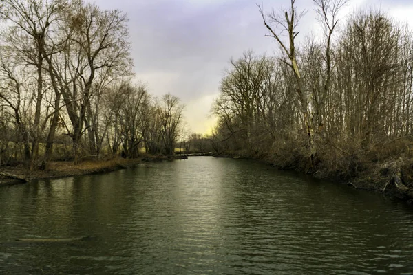 Colorido Atardecer Sobre Vapor Largo Las Orillas Del Río Missouri —  Fotos de Stock