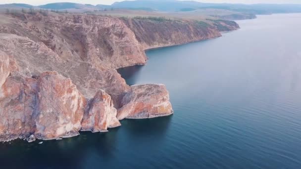 Jezero Bajkal horniny z leteckého pohledu — Stock video