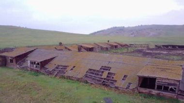 Hangarlar kalıntıları havadan görünümü