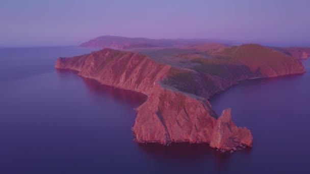 Bajkál-tó sziklák légifelvételek — Stock videók