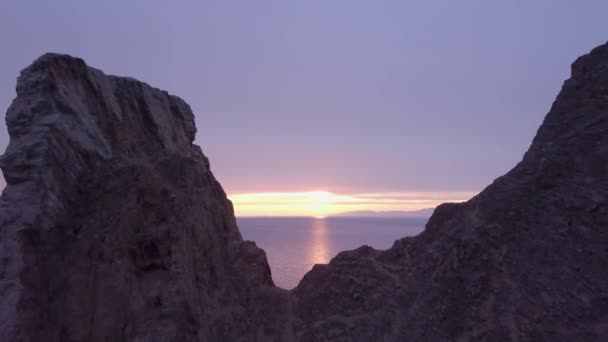 Baikal lake gesteente uit luchtfoto — Stockvideo
