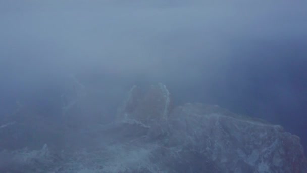 Jezero Bajkal horniny z leteckého pohledu — Stock video