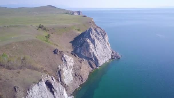 バイカル湖岸と空撮岩 — ストック動画