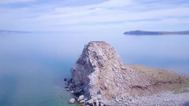 Eiland in het Baikalmeer — Stockvideo