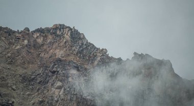 Dağ manzarası. Sibirya.