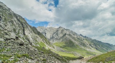 Dağ manzarası. Sibirya.