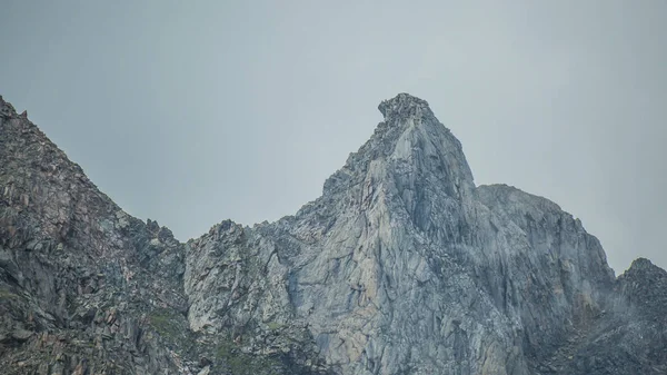 Dağ manzarası. Sibirya.