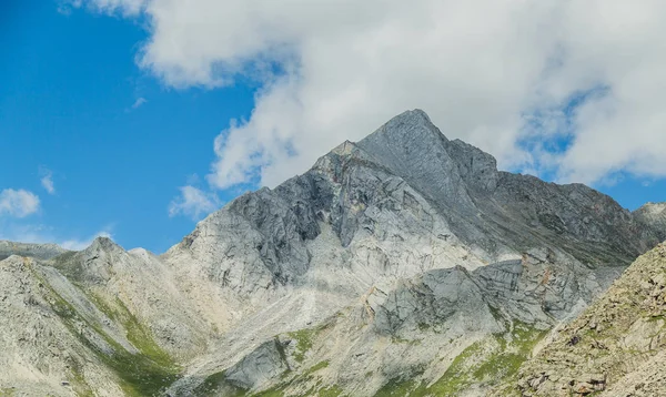 Dağ manzarası. Sibirya.