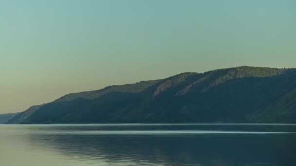 Prores时间流逝的太阳射线云查看日出。景观.西伯利亚. — 图库视频影像
