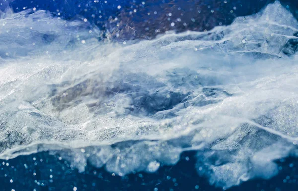 얼음에 균열입니다. 겨울에 시베리아, 바이칼 호수. — 스톡 사진