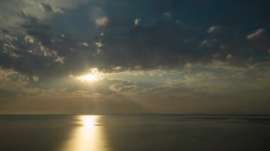 ProRes. Zaman atlamalı yıldız gökyüzü uzay Astrophotography dönüm. Manzara. Sibirya.
