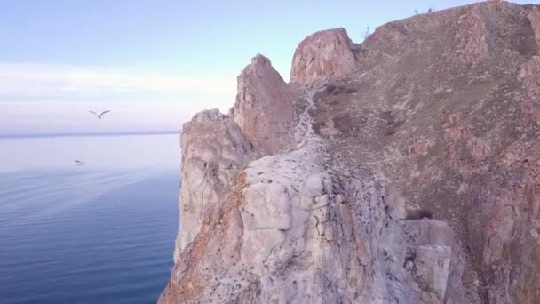 Prores Baikal Orilla Del Lago Rocas Desde Vista Aérea Paisaje — Vídeo de stock