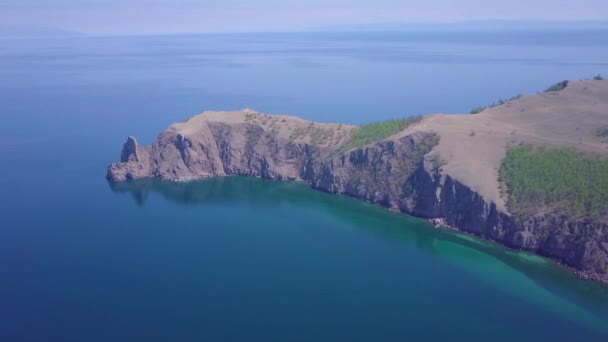 Prores Danau Pantai Baikal Dan Bebatuan Dari Pandangan Udara Lansekap — Stok Video