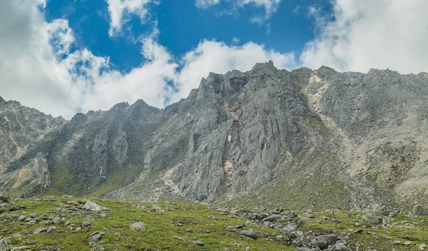 Dağ manzarası, doğa. Sibirya.