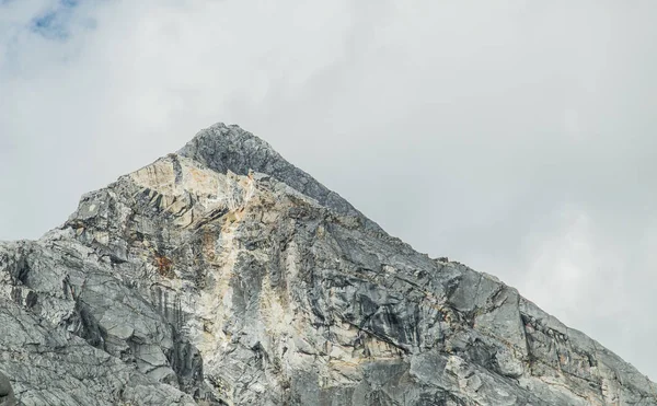Dağ manzarası, doğa. Sibirya.