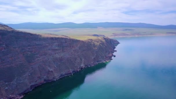 Prores Baykal Göl Kıyısı Havadan Görünümü Kayalardan Manzara — Stok video