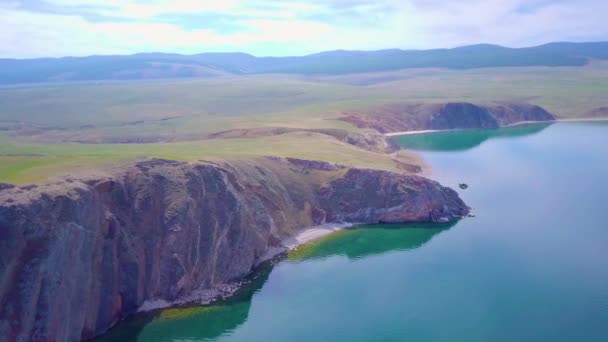 Prores Baikal Orilla Del Lago Rocas Desde Vista Aérea Paisaje — Vídeo de stock